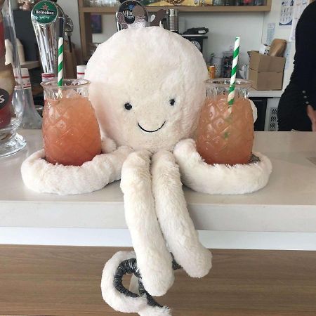 Ibis Styles Guyancourt Versailles Buitenkant foto