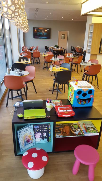 Ibis Styles Guyancourt Versailles Buitenkant foto