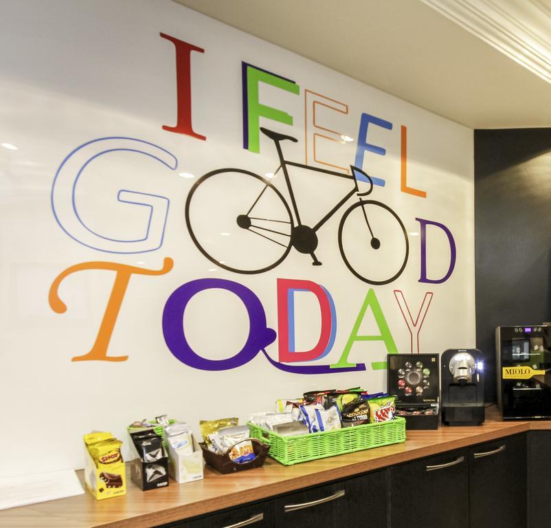 Ibis Styles Guyancourt Versailles Buitenkant foto