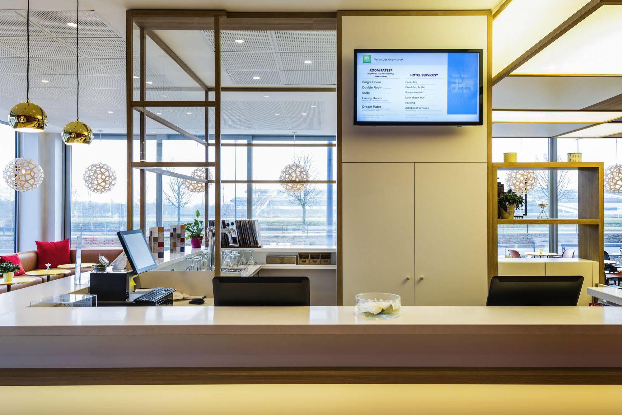 Ibis Styles Guyancourt Versailles Buitenkant foto