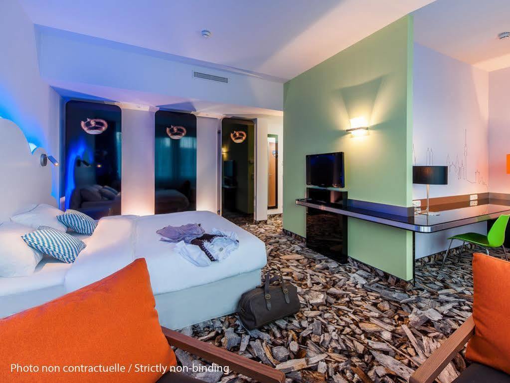 Ibis Styles Guyancourt Versailles Buitenkant foto