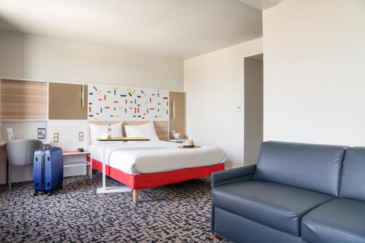 Ibis Styles Guyancourt Versailles Buitenkant foto