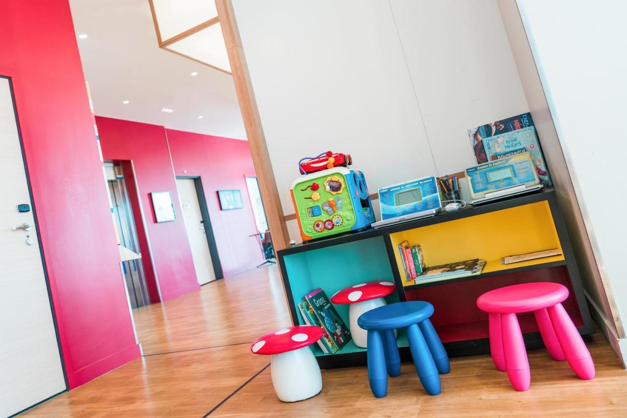 Ibis Styles Guyancourt Versailles Buitenkant foto