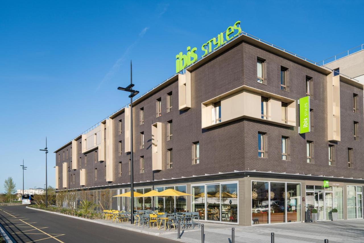 Ibis Styles Guyancourt Versailles Buitenkant foto