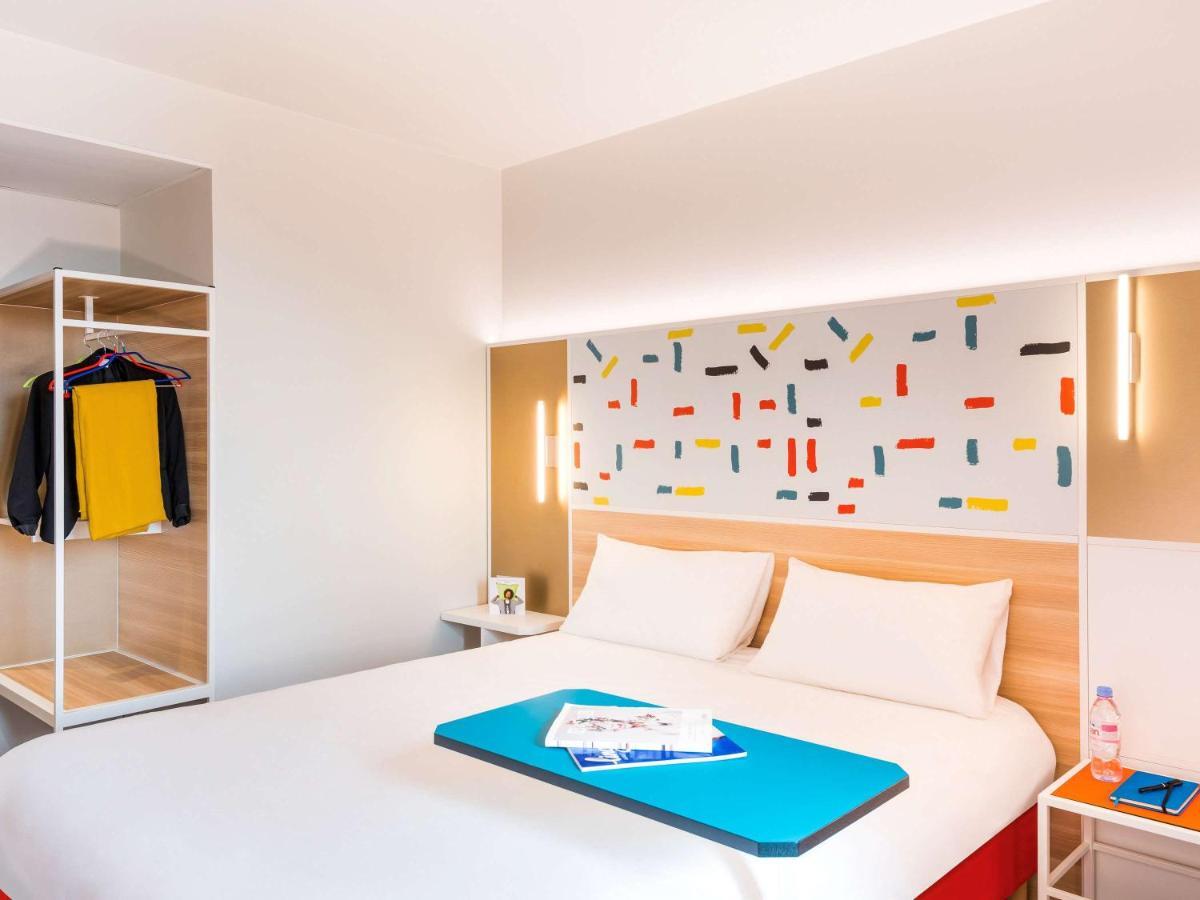 Ibis Styles Guyancourt Versailles Buitenkant foto